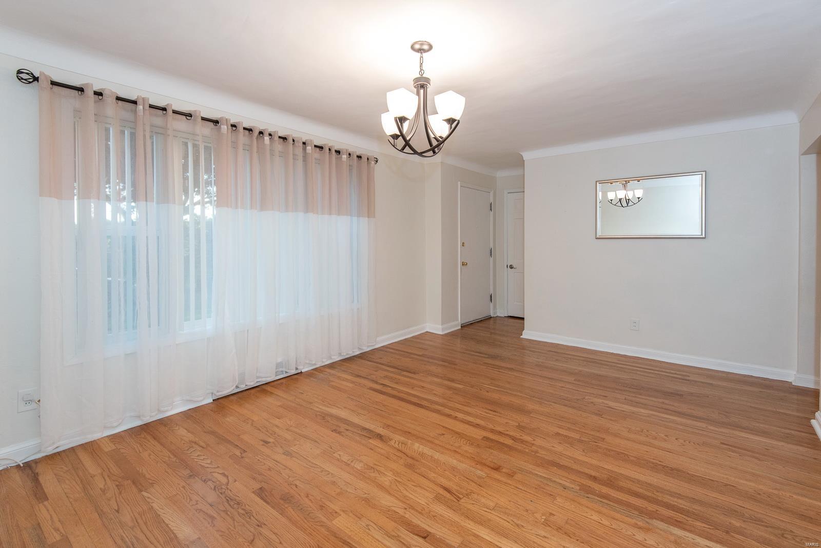 9234 Alpine Drive St. Louis, MO 63123 - Photo 7 of 40