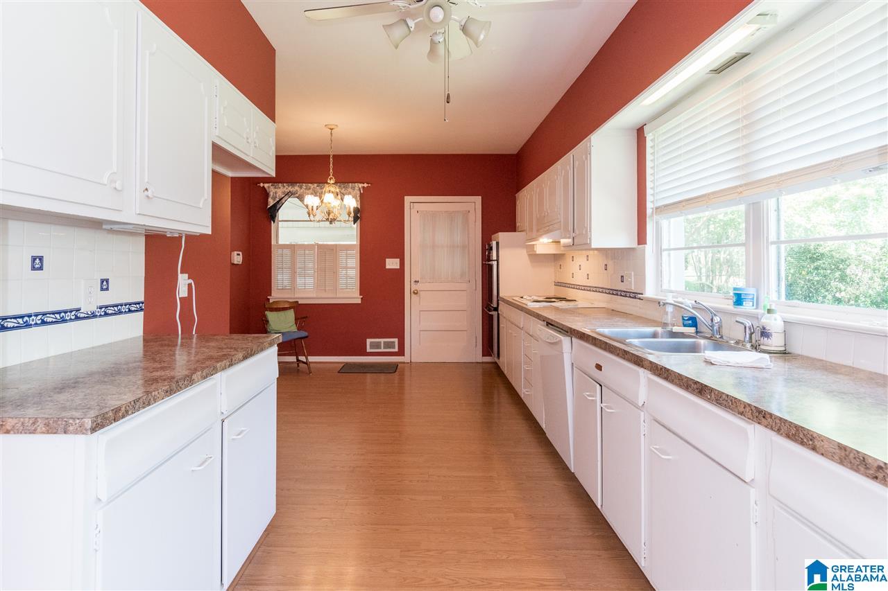 2425 Shades Crest Road Birmingham, AL 35216 - Photo 11 of 25