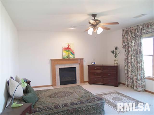 2034 Plum Tree Road Bettendorf, IA 52722 - Photo 6 of 9 Gallery Image 6