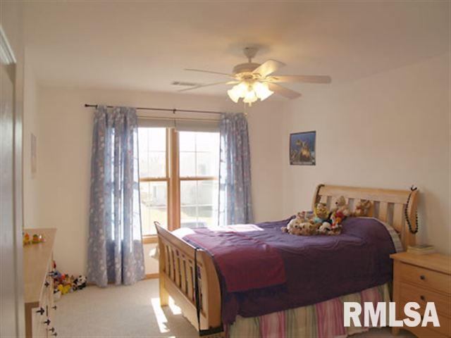 2034 Plum Tree Road Bettendorf, IA 52722 - Photo 7 of 9 Gallery Image 7