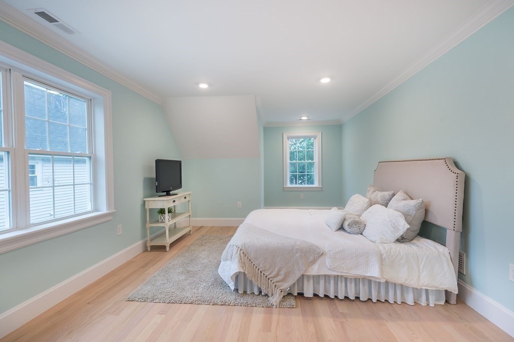 11 Montvale Road Woburn, MA 01801 - Photo 31 of 36 Gallery Image 31