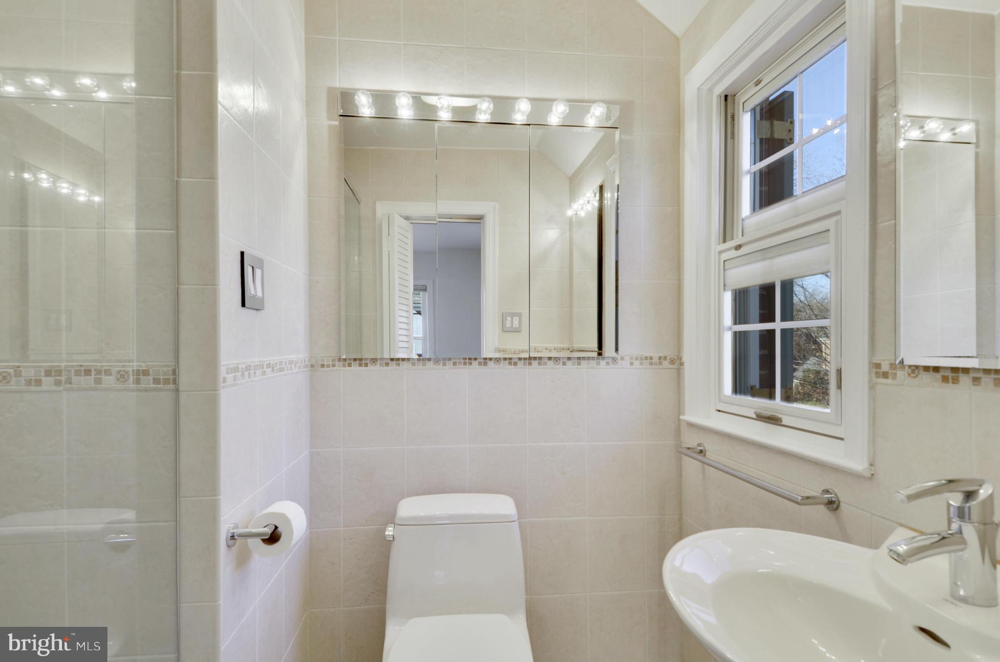 1602 Roxanna Road Northwest Washington, DC 20012 - Photo 14 of 18 Bath (Master)
