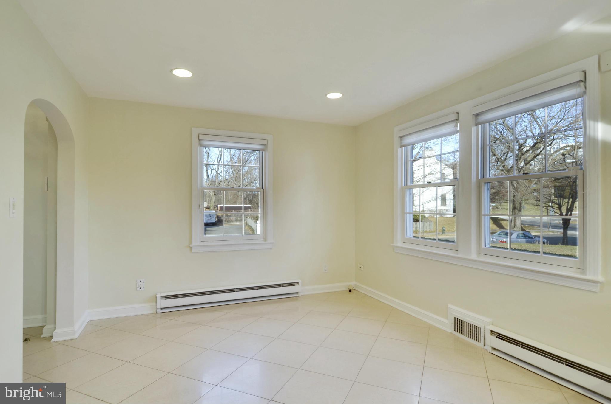 1602 Roxanna Road Northwest Washington, DC 20012 - Photo 4 of 18 Dining Room