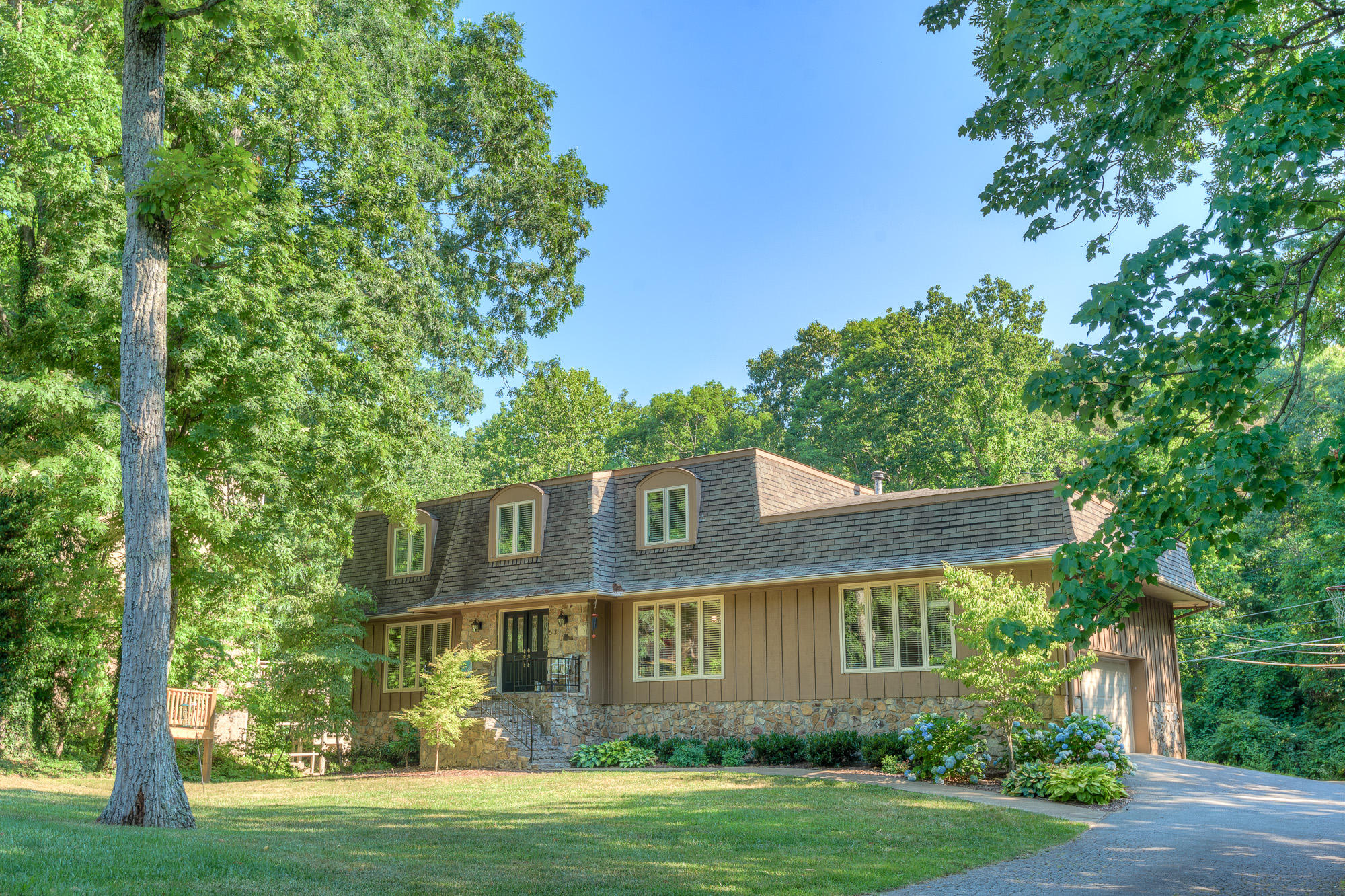 513 Barrington Road Signal Mountain, TN 37377 - Photo 1 of 40 Front Exterior