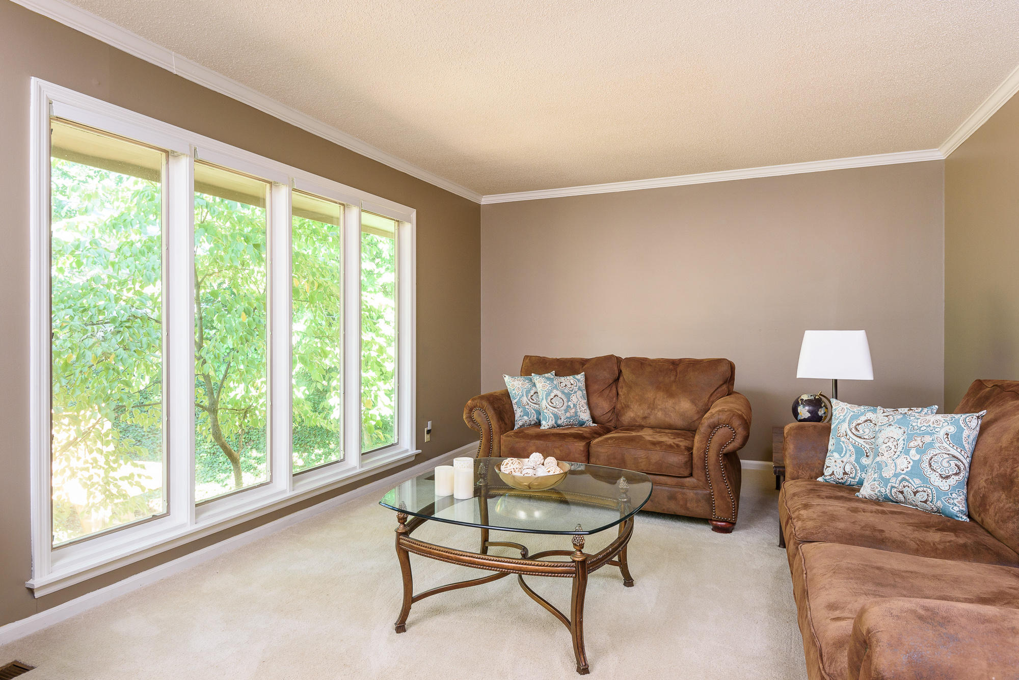 513 Barrington Road Signal Mountain, TN 37377 - Photo 14 of 40 Living Room