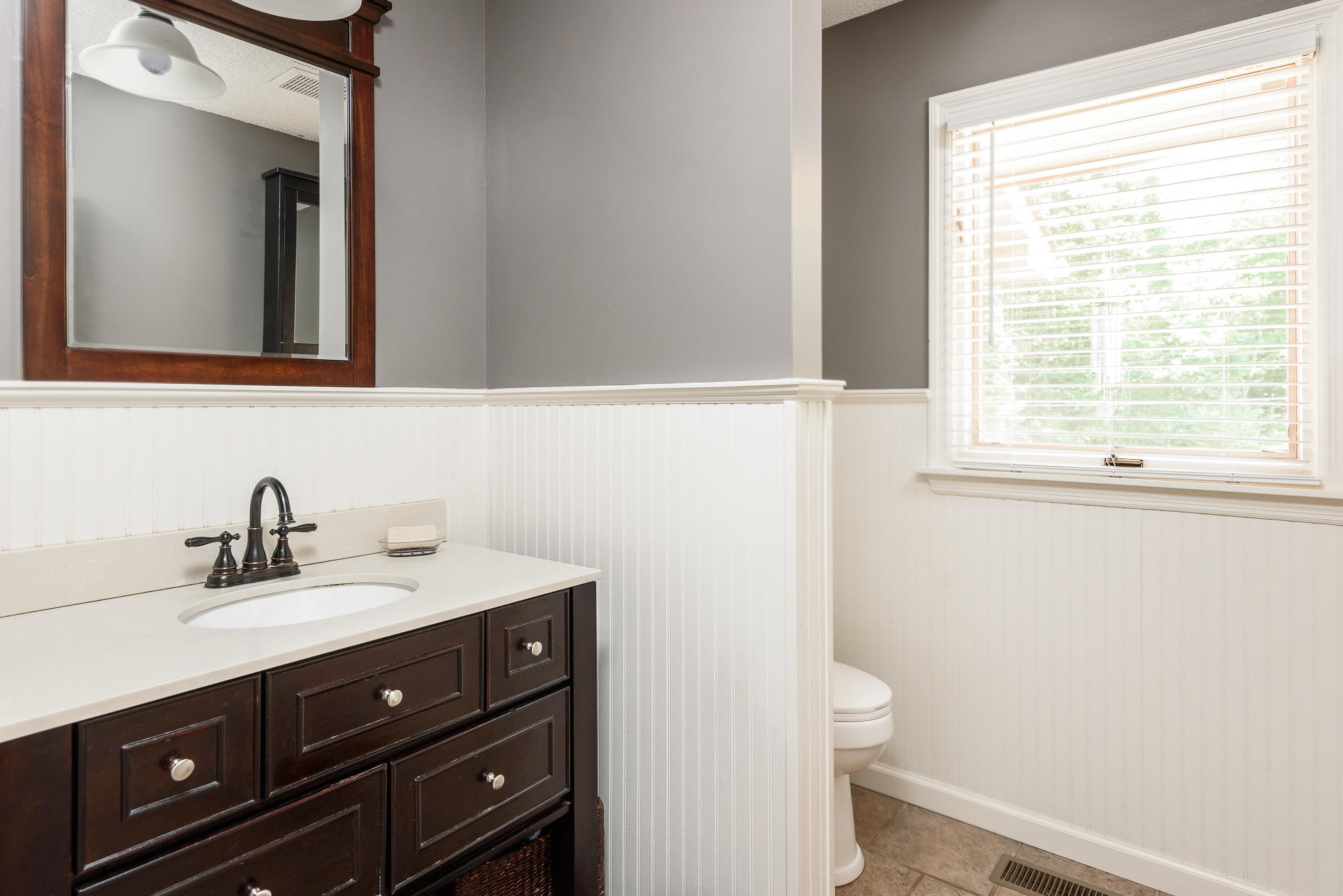 513 Barrington Road Signal Mountain, TN 37377 - Photo 21 of 40 Guest Bathroom