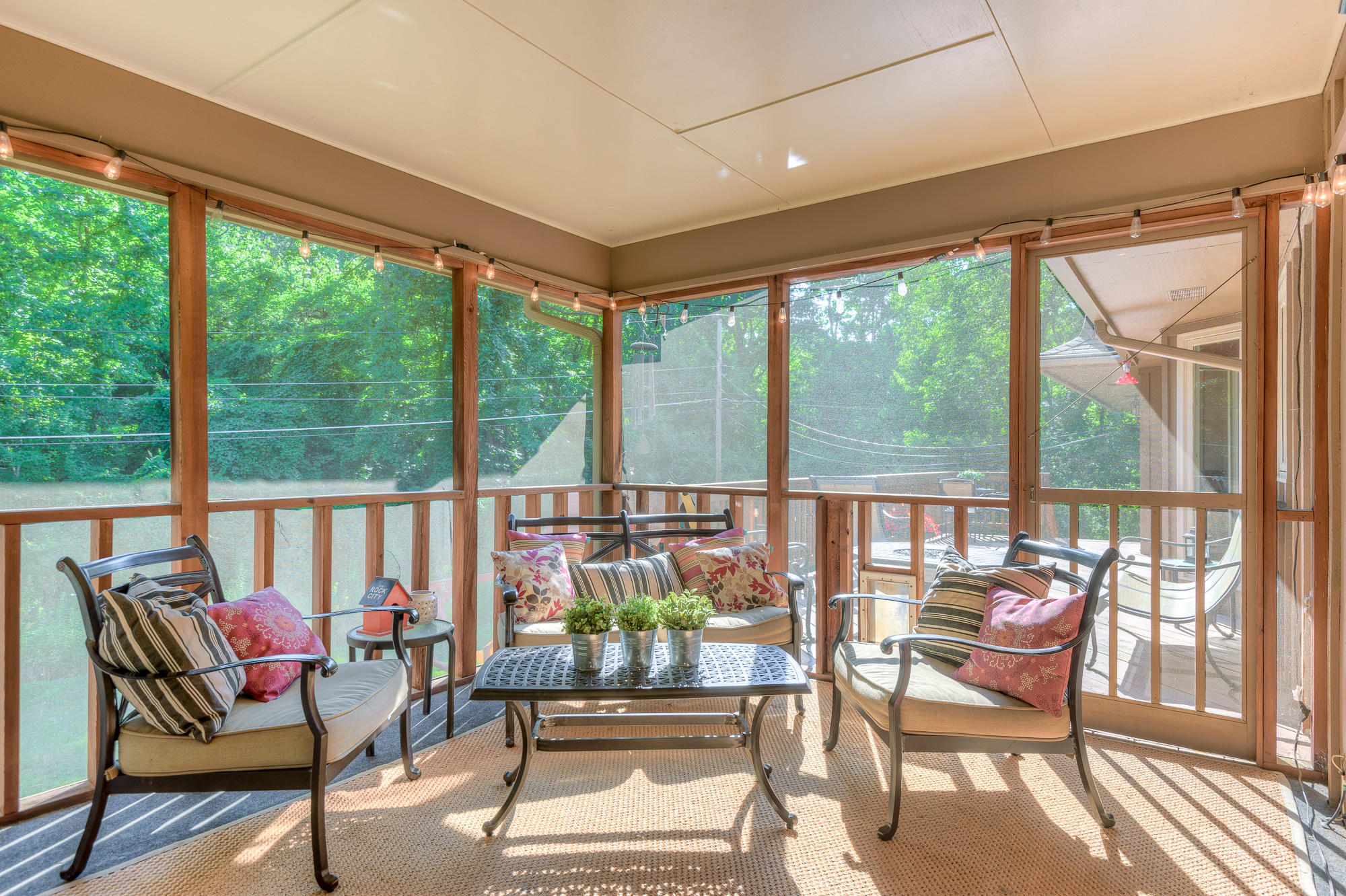 513 Barrington Road Signal Mountain, TN 37377 - Photo 34 of 40 Screened in Porch