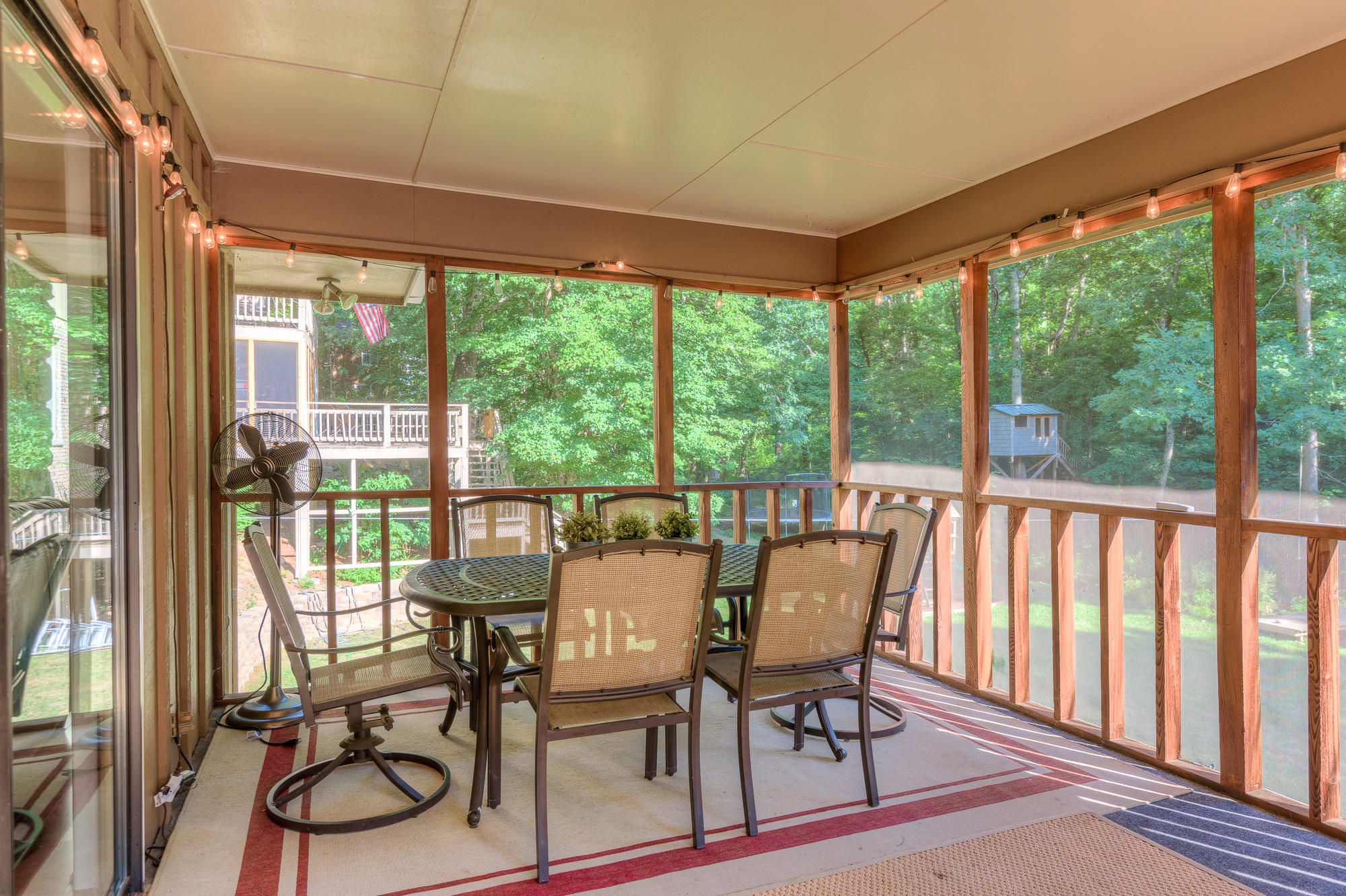513 Barrington Road Signal Mountain, TN 37377 - Photo 35 of 40 Screened in Porch