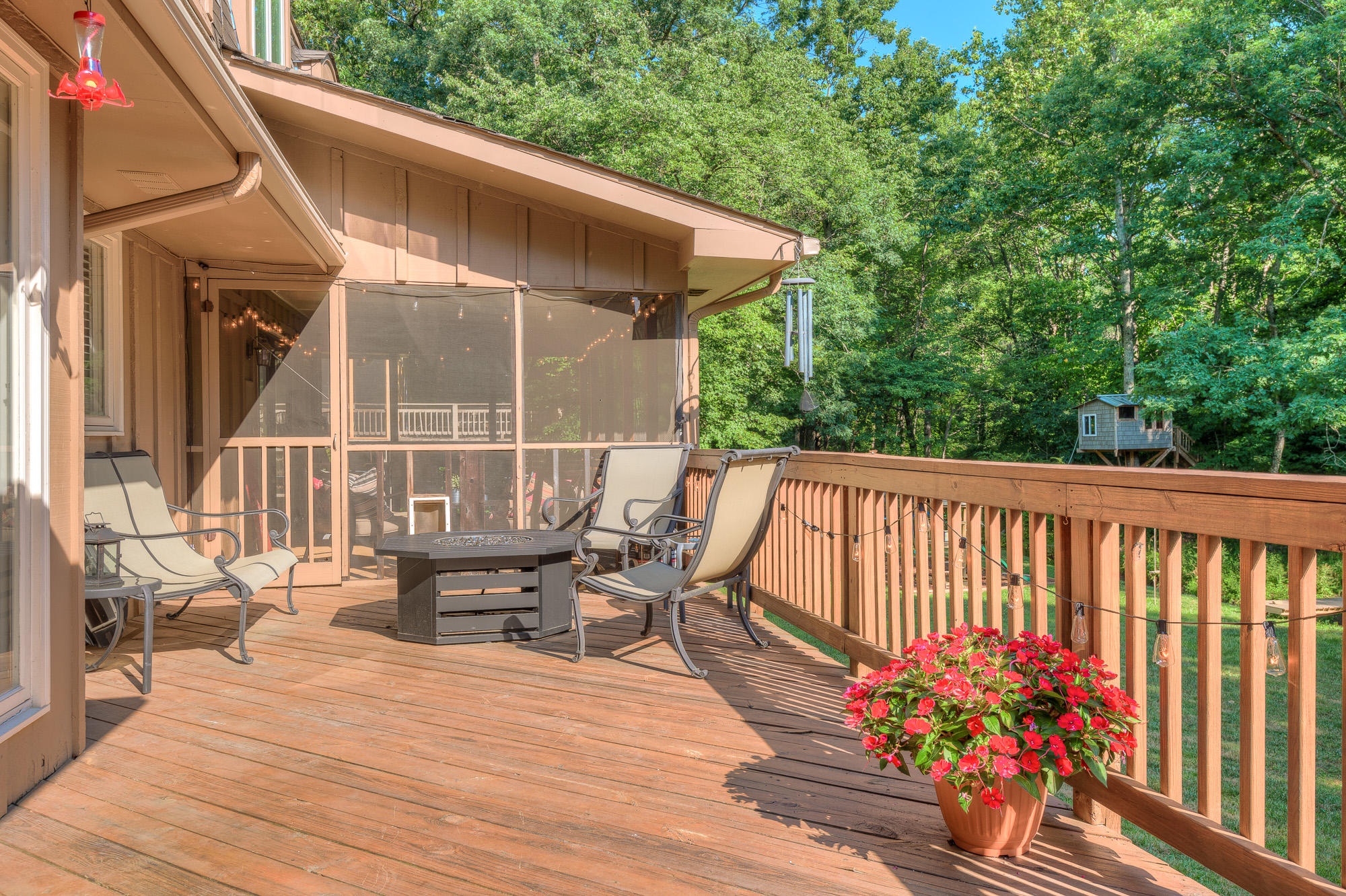 513 Barrington Road Signal Mountain, TN 37377 - Photo 36 of 40 Back Deck