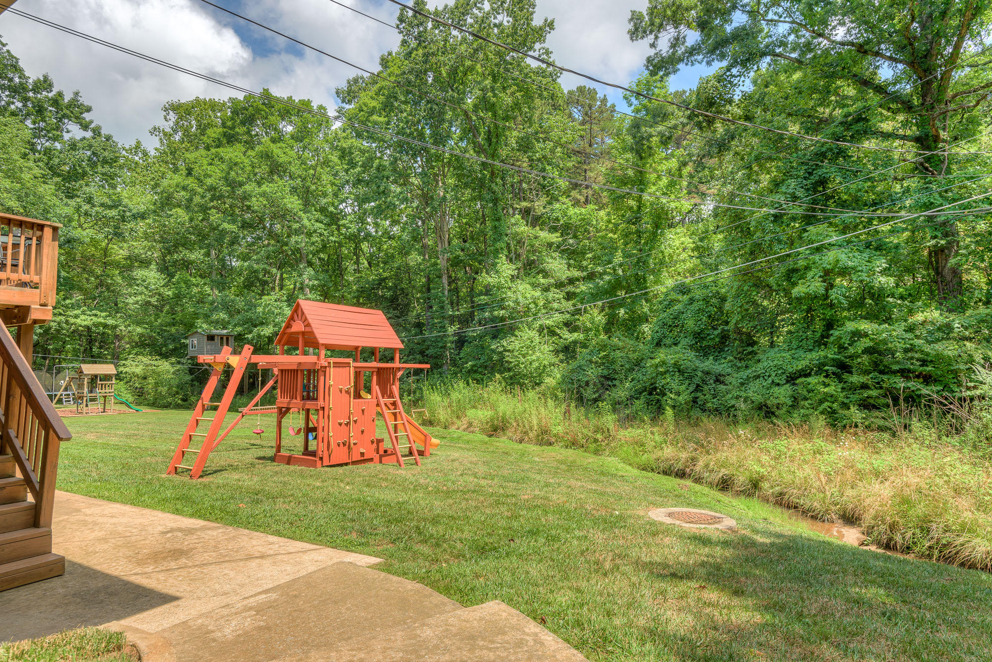 513 Barrington Road Signal Mountain, TN 37377 - Photo 38 of 40 Back Exterior