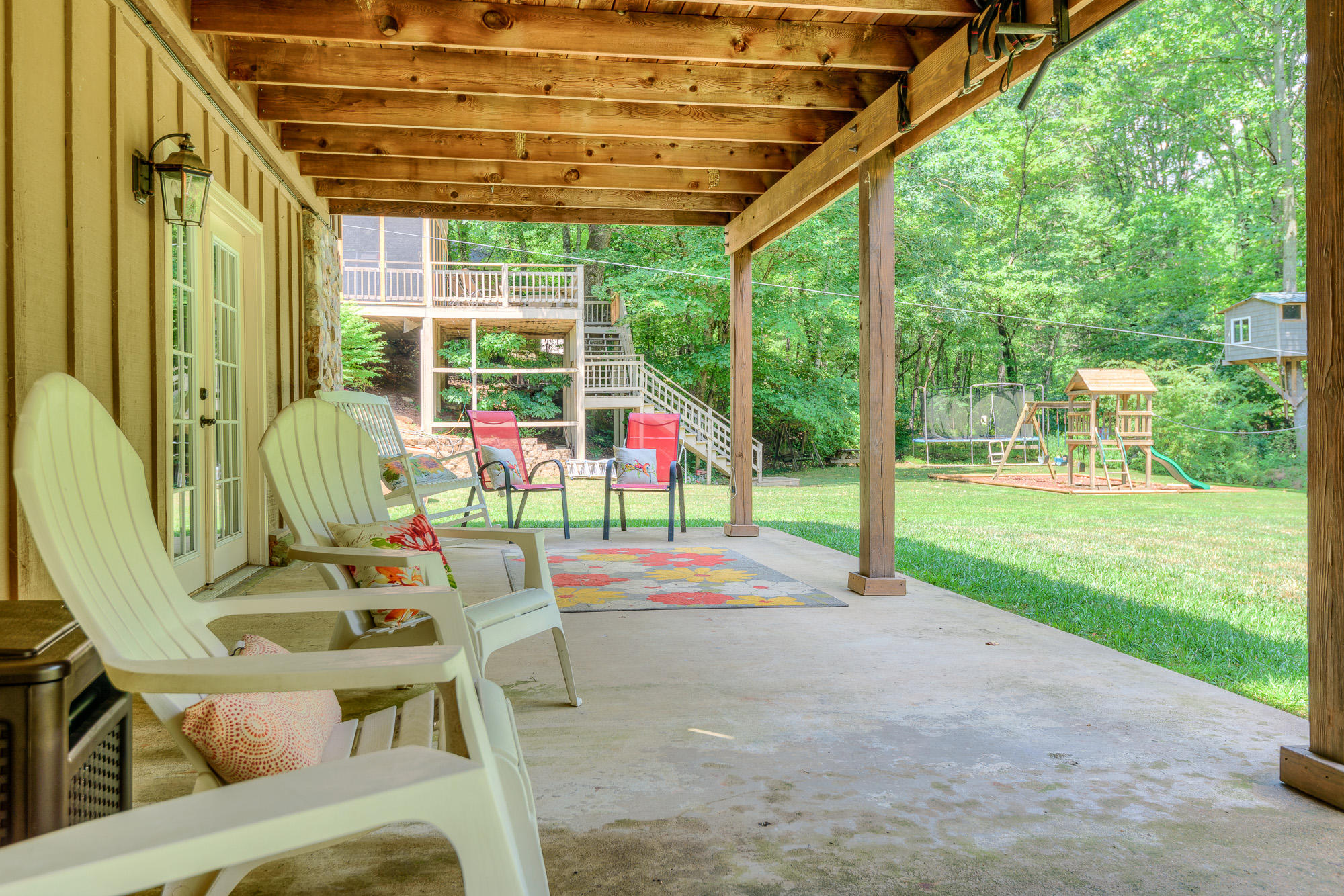 513 Barrington Road Signal Mountain, TN 37377 - Photo 39 of 40 Back Patio