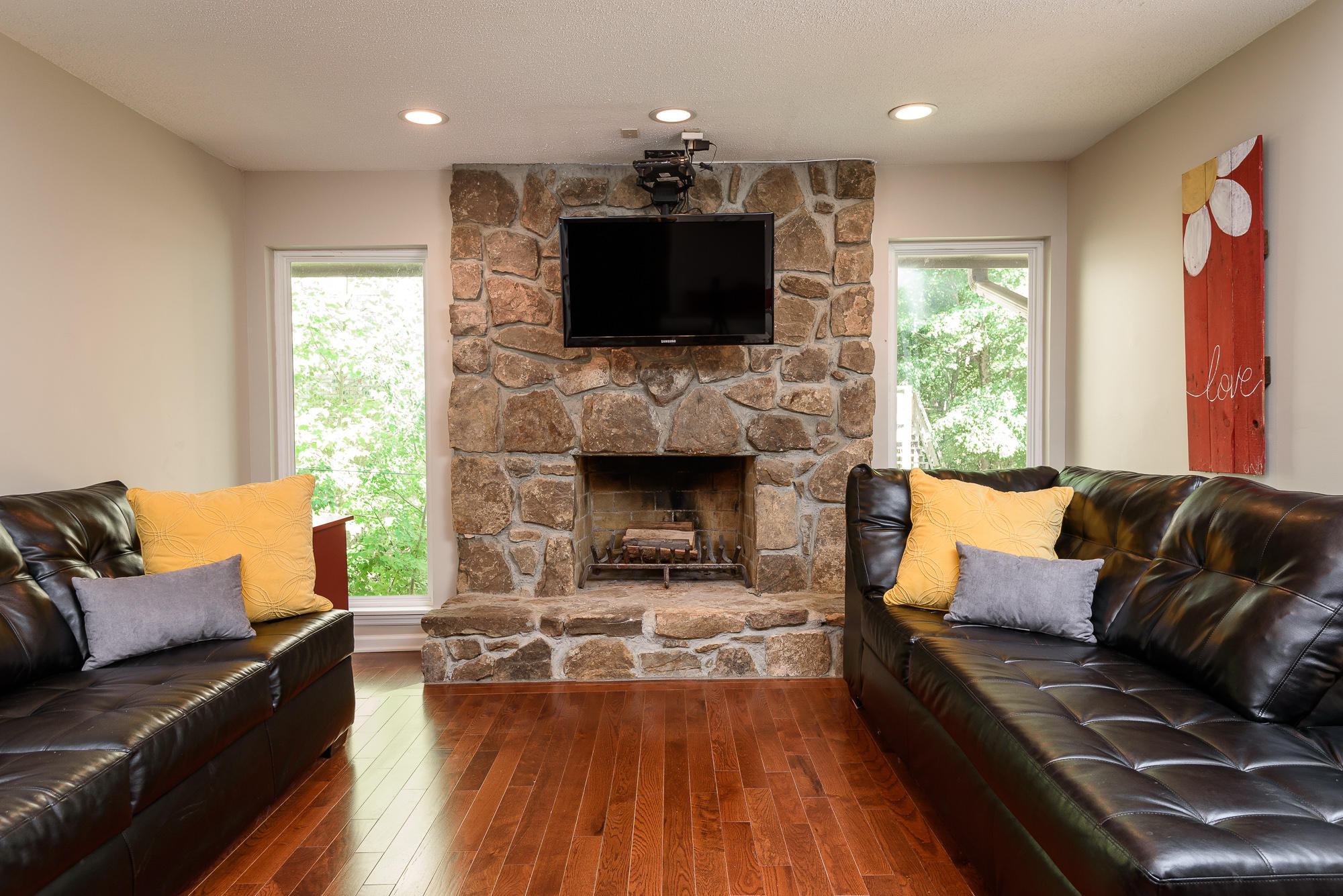 513 Barrington Road Signal Mountain, TN 37377 - Photo 7 of 40 Family Room
