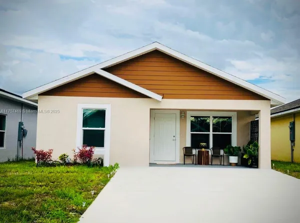 $199,000 | 1434 Las Villas Boulevard, Sebring, FL 33870
