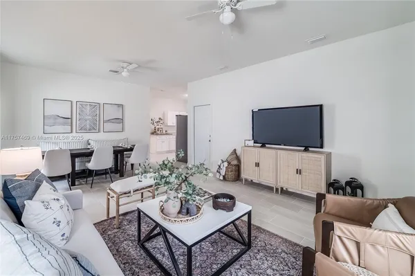$199,000 | 1434 Las Villas Boulevard, Sebring, FL 33870