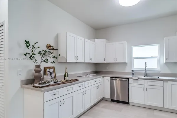 $199,000 | 1434 Las Villas Boulevard, Sebring, FL 33870