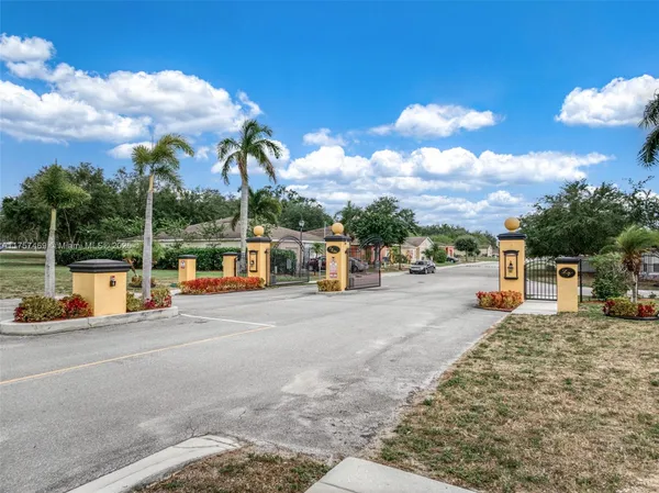 $199,000 | 1434 Las Villas Boulevard, Sebring, FL 33870
