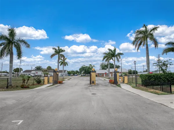 $199,000 | 1434 Las Villas Boulevard, Sebring, FL 33870
