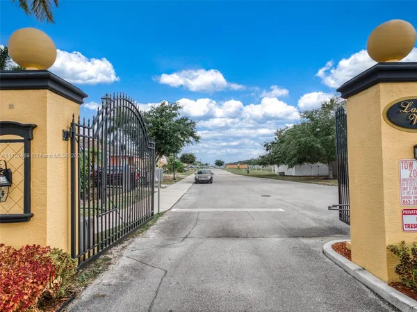 $199,000 | 1434 Las Villas Boulevard, Sebring, FL 33870