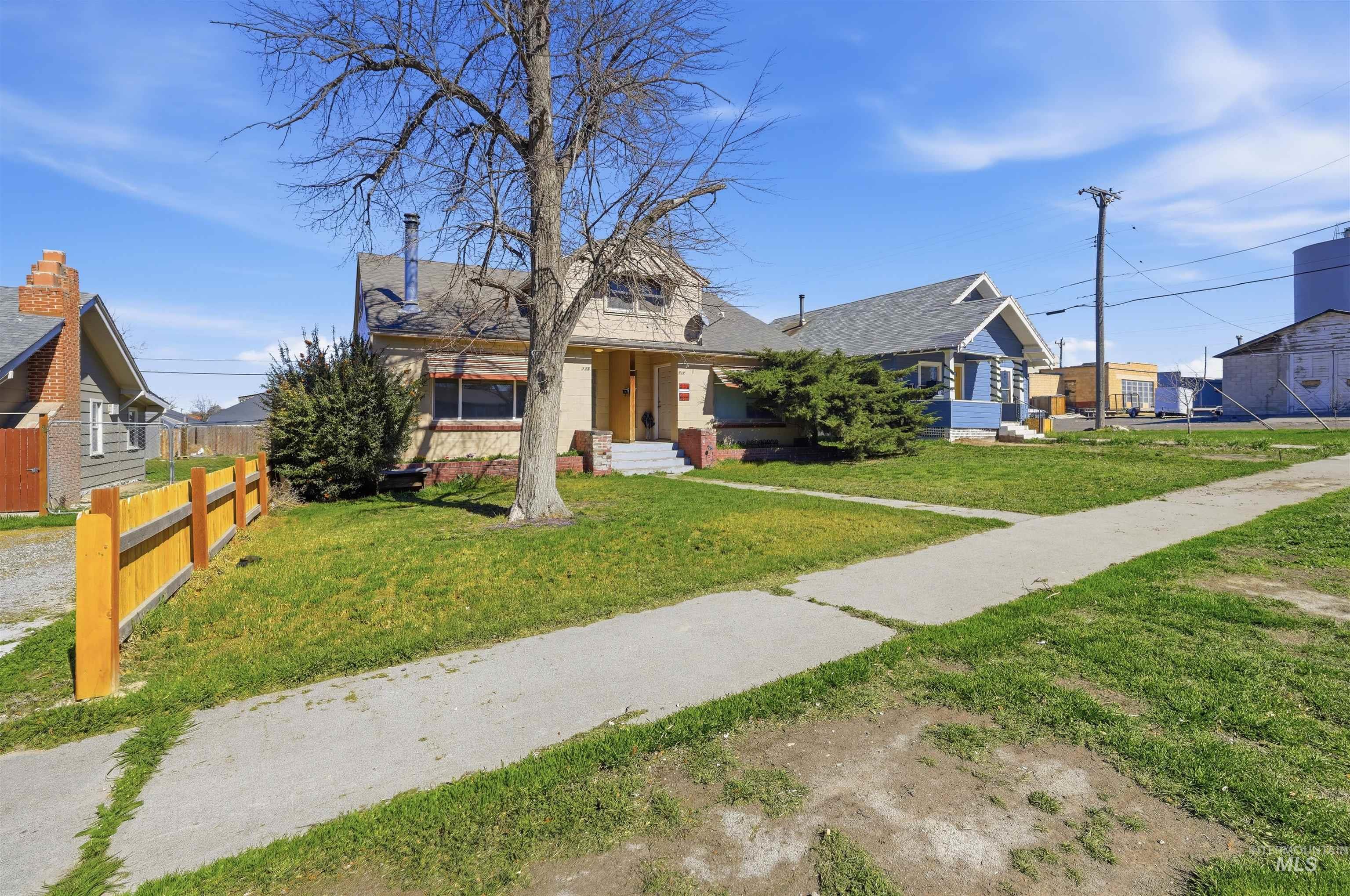 116 13th Avenue North Buhl, ID 83316 - Photo 22 of 37 View of front of home