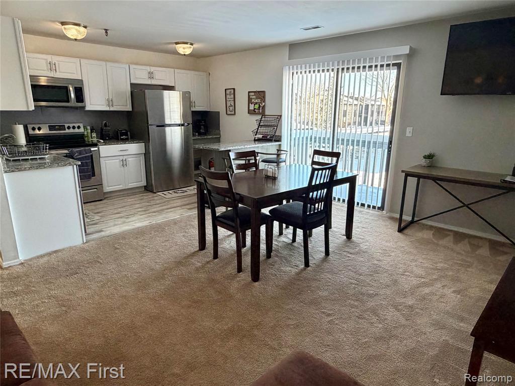 286 East Thirteen Mile Road, Unit 203 Madison Heights, MI 48071 - Photo 6 of 14