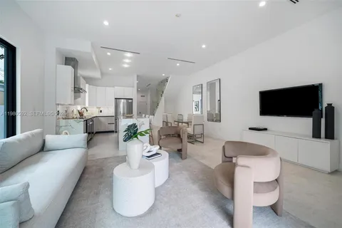 $1,495,000 | 2943 Southwest 21st Street, Miami, FL 33145