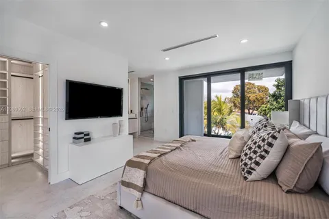 $1,495,000 | 2943 Southwest 21st Street, Miami, FL 33145