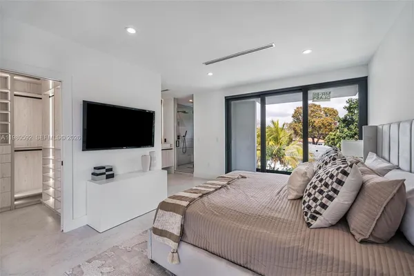 $1,495,000 | 2943 Southwest 21st Street, Miami, FL 33145