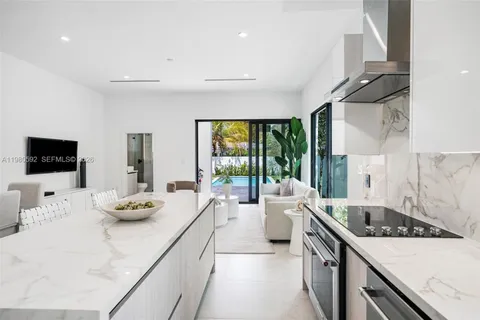 $1,495,000 | 2943 Southwest 21st Street, Miami, FL 33145