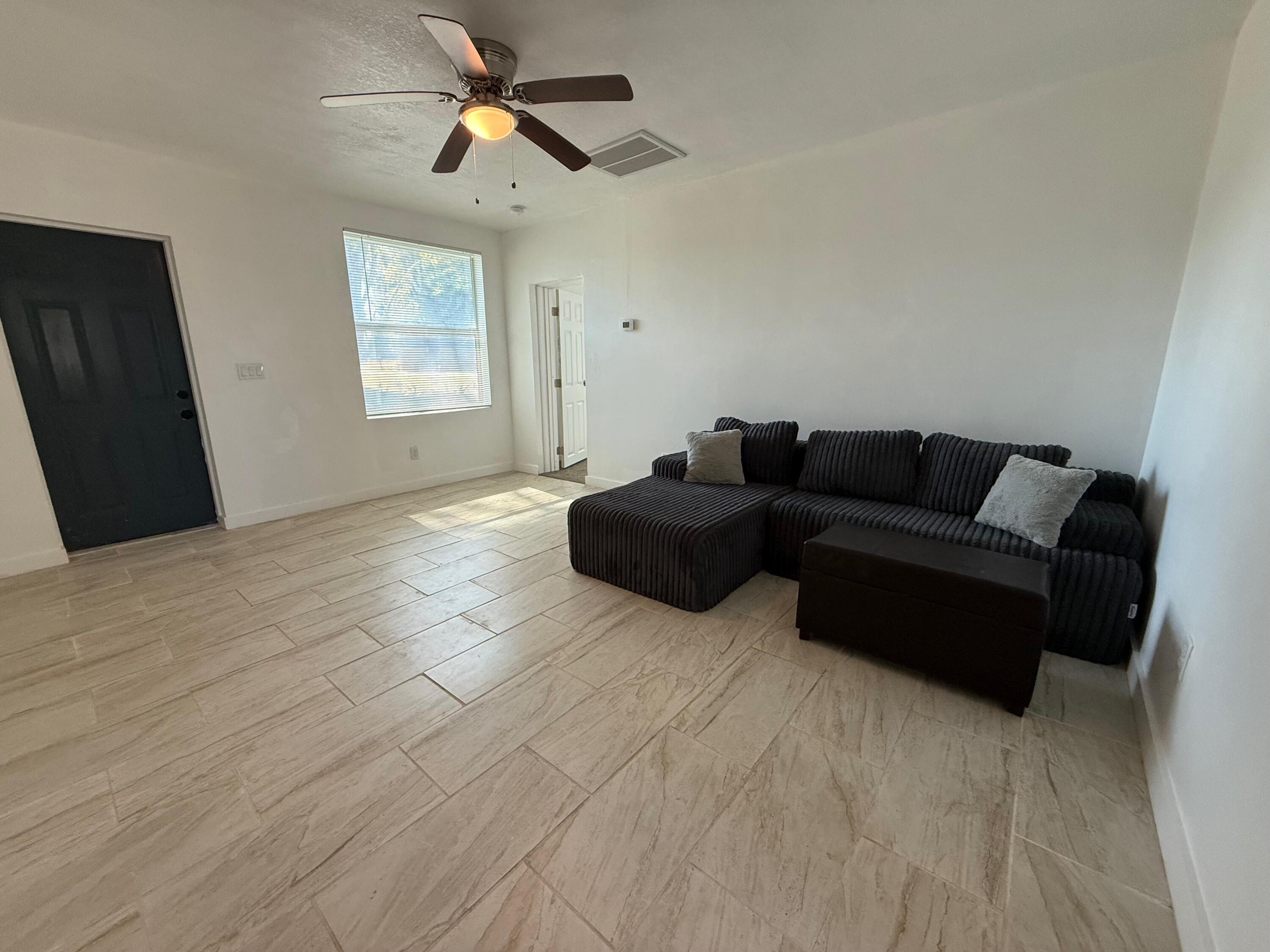 2104 North 53rd Street Fort Pierce, FL 34946 - Photo 4 of 15 LIVING ROOM