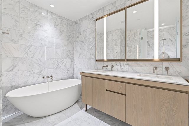 $2,700,000 | 40 Trinity Place, Unit 26B, Boston, MA 02116