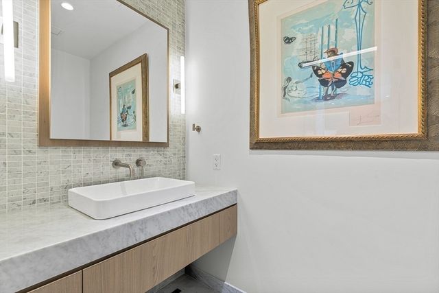 $2,700,000 | 40 Trinity Place, Unit 26B, Boston, MA 02116