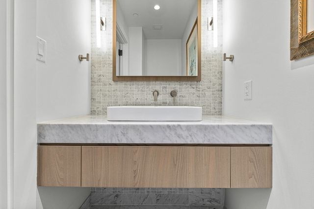 $2,700,000 | 40 Trinity Place, Unit 26B, Boston, MA 02116