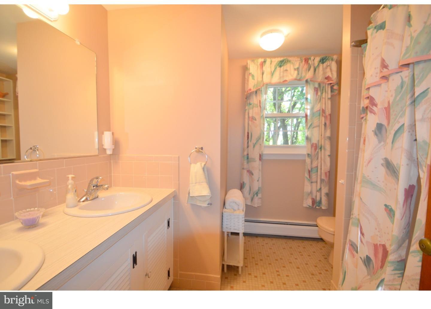 908 Warrior Road Malvern, PA 19355 - Photo 21 of 25 Bathroom