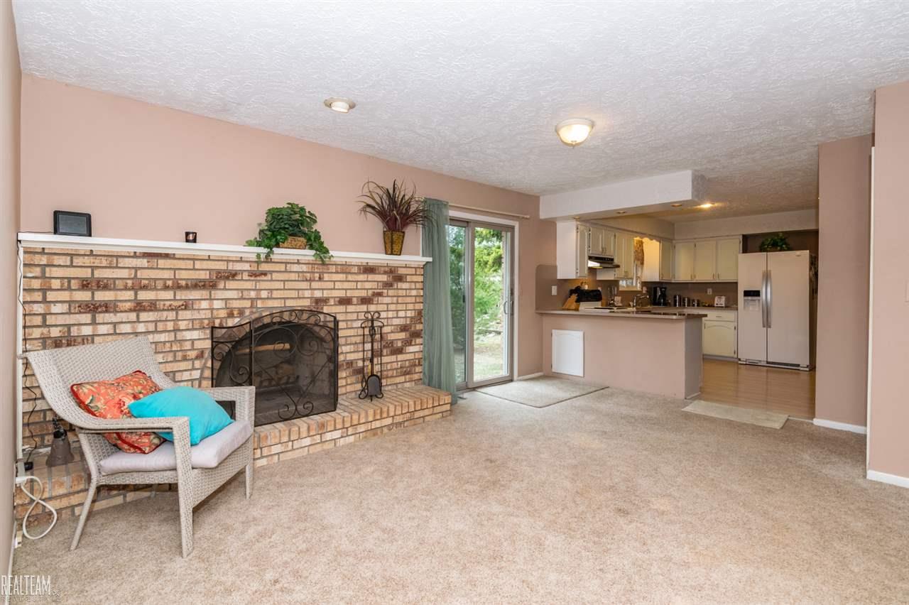 38661 Radde Street Clinton Township, MI 48036 - Photo 8 of 28 50008355-7.JPG