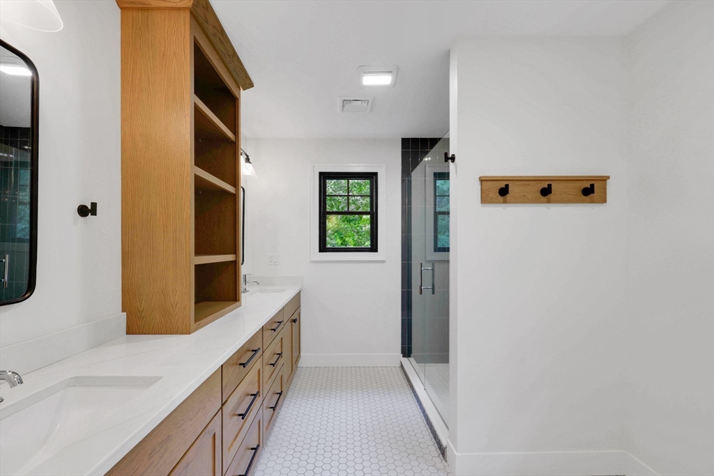1322 Center Street Ludlow, MA 01056 - Photo 19 of 40