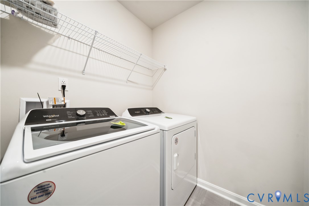 9529 Fuchsia Drive Richmond, VA 23237 - Photo 18 of 28 a utility room with dryer and washer