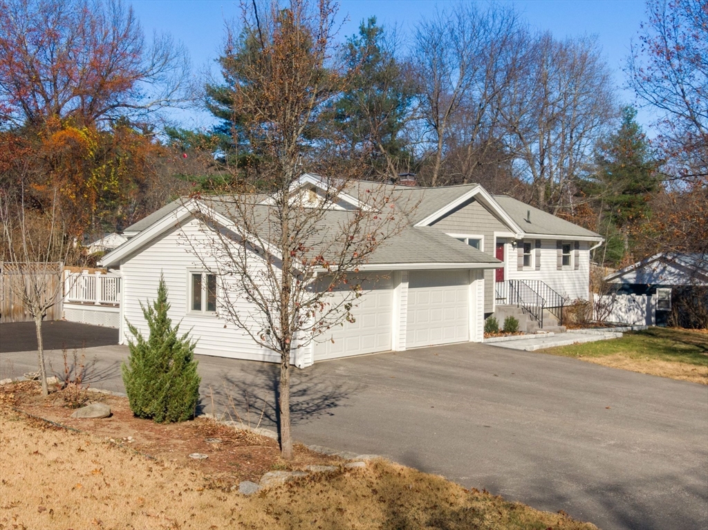 8 Gloria Road Georgetown, MA 01833 - Photo 3 of 42 Gallery Image 3