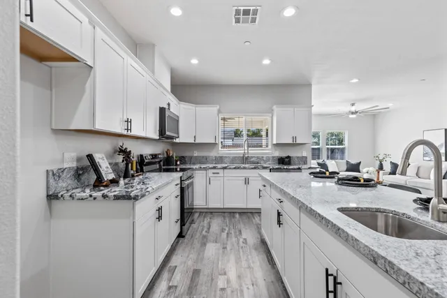 $599,950 | 232 East Roseburg Avenue, Modesto, CA 95350