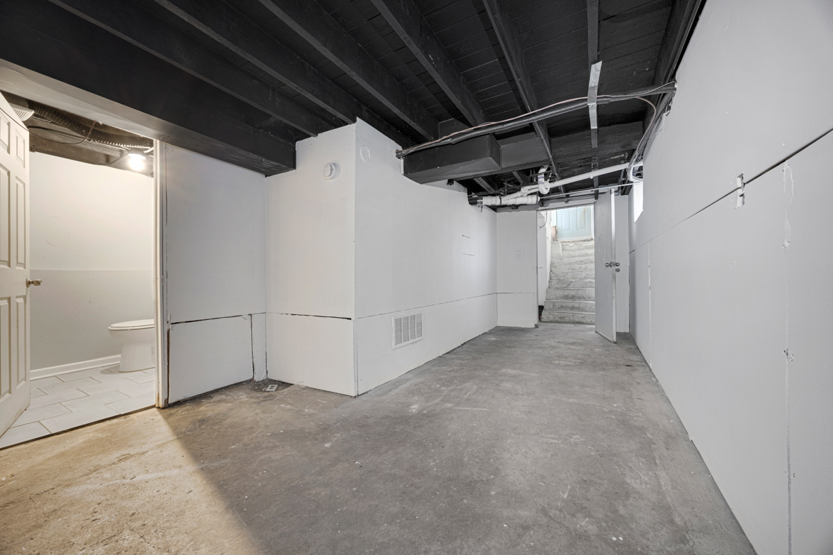 464 Prospect Boulevard Elgin, IL 60120 - Photo 10 of 17 a view of small space