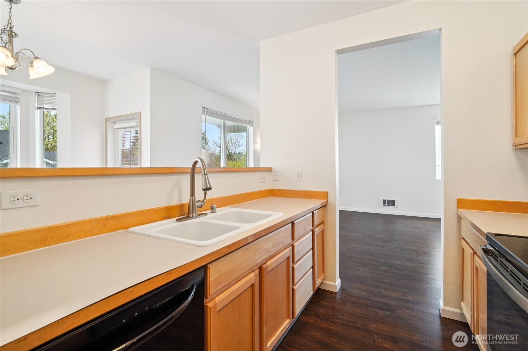2906 Southeast 8th Place, Unit 2111 Renton, WA 98058 - Photo 11 of 27 Gallery Image 11