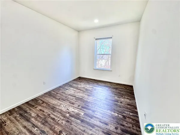 $1,900 | 315 East Stone Alley, Unit 3, Alburtis, PA 18011