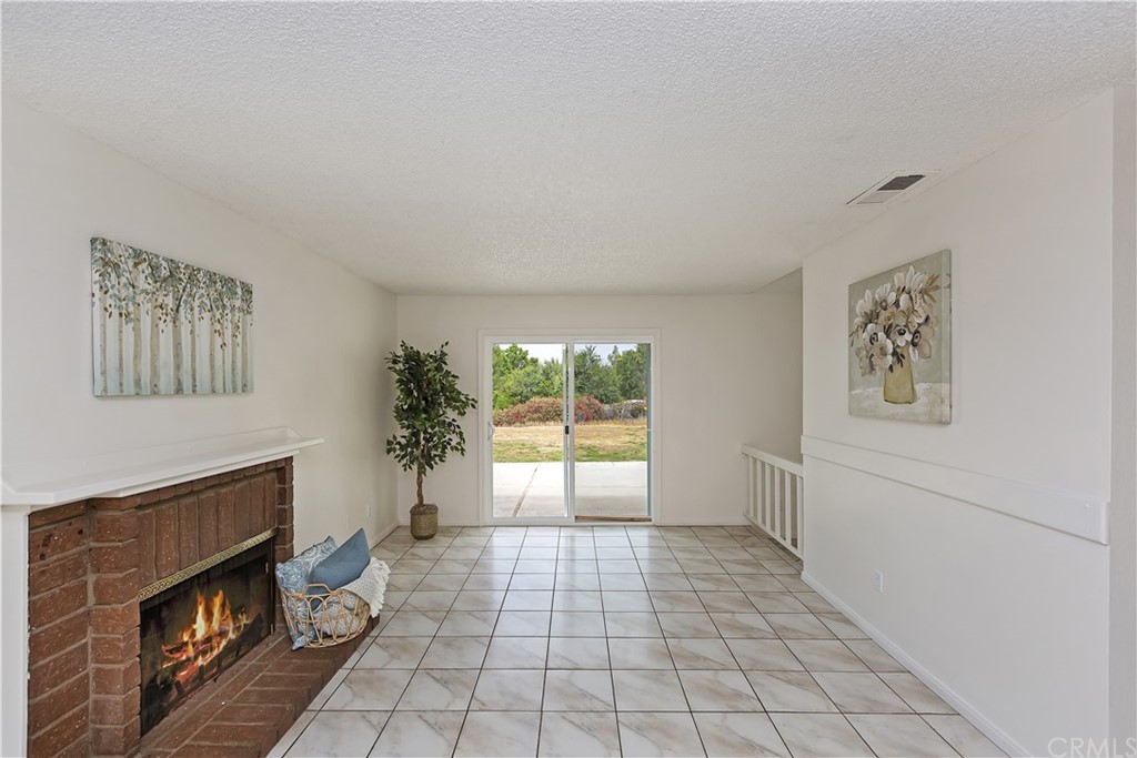 7571 Frazer Drive Riverside, CA 92509 - Photo 11 of 34 Family Room