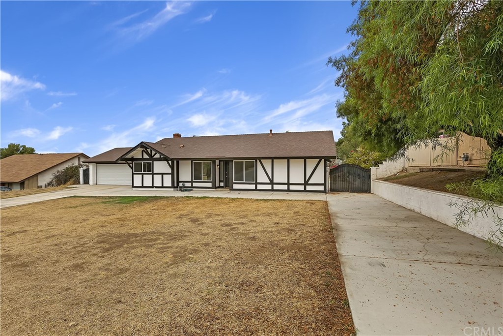 7571 Frazer Drive Riverside, CA 92509 - Photo 3 of 34 Front of home