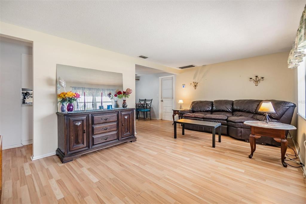 5414 Oceanic Road Holiday, FL 34690 - Photo 6 of 32 Gallery Image 6