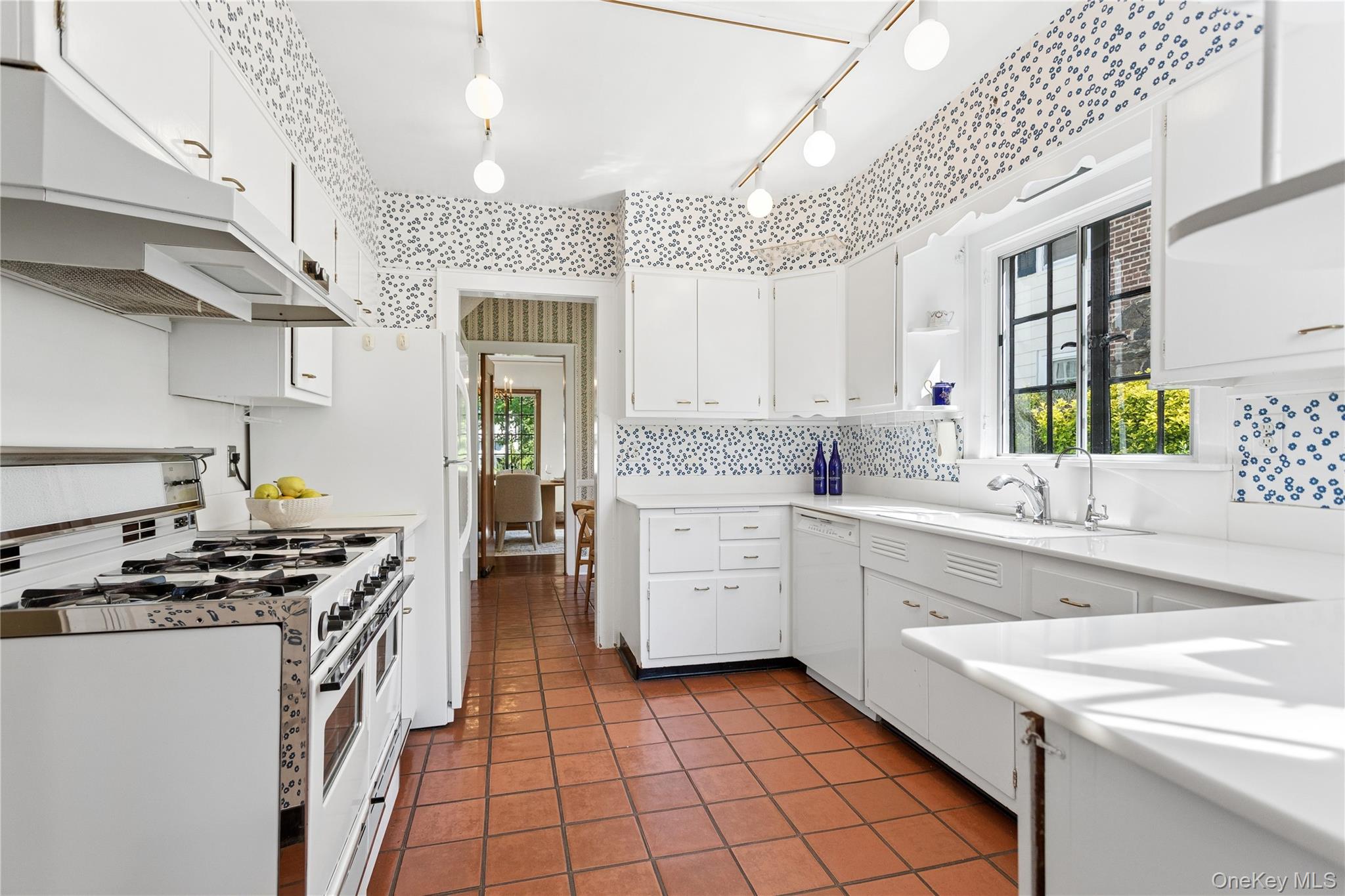 51 Vine Road Larchmont, NY 10538 - Photo 15 of 34