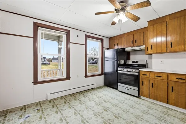 $2,500 | 32 Fall River Avenue, Unit 1, Seekonk, MA 02771