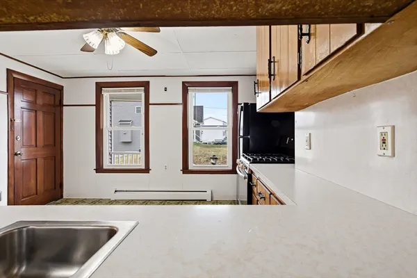 $2,500 | 32 Fall River Avenue, Unit 1, Seekonk, MA 02771