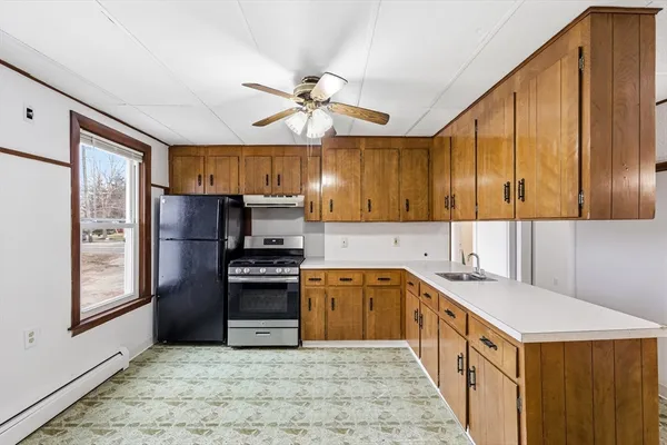 $2,500 | 32 Fall River Avenue, Unit 1, Seekonk, MA 02771