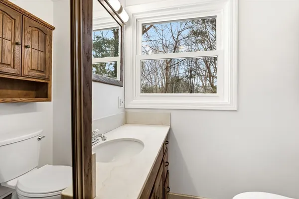 $2,500 | 32 Fall River Avenue, Unit 1, Seekonk, MA 02771