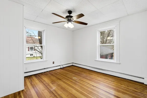 $2,500 | 32 Fall River Avenue, Unit 1, Seekonk, MA 02771
